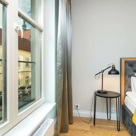Old Town Premium Queen's Apartment
