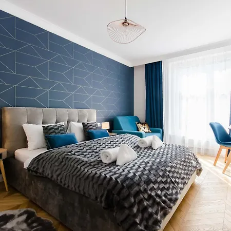 Old Town Premium Queen's Apartment